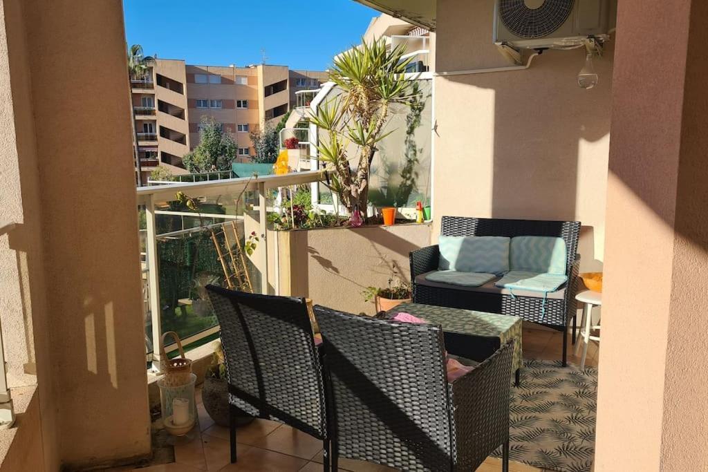 Appartement Vue Mer Sur Les Hauteurs De Nice Eksteriør billede
