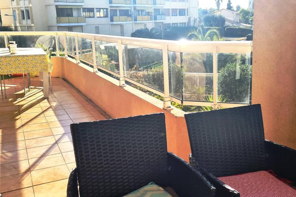 Appartement Vue Mer Sur Les Hauteurs De Nice Eksteriør billede