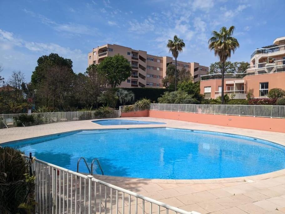 Appartement Vue Mer Sur Les Hauteurs De Nice Eksteriør billede