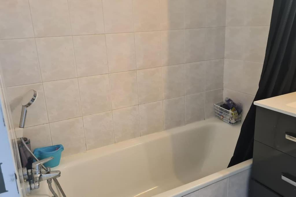 Appartement Vue Mer Sur Les Hauteurs De Nice Eksteriør billede