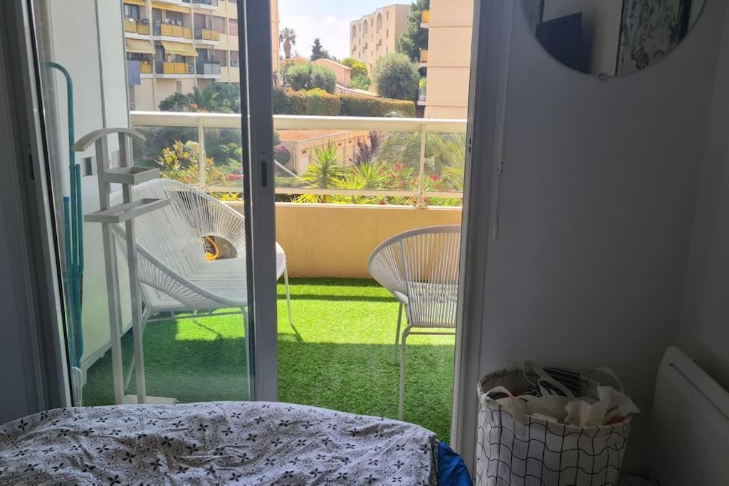 Appartement Vue Mer Sur Les Hauteurs De Nice Eksteriør billede